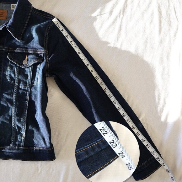 Blue Jean Jacket - Trucker Jacket - Levi Signature - Size M - Picture 7 of 11